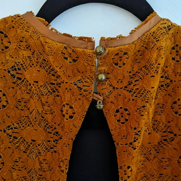 Maeve Amis lace dress! - Picture 6 of 7